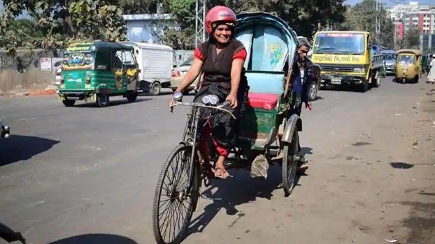 Tale of a poor female rickshaw puller