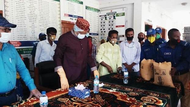 Govt relief distributed with MP’s image on sacks