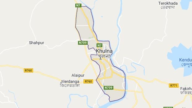 Khulna Mayor   distributes food