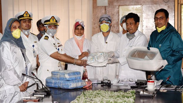 Navy donates equipment to  Shaheed Suhrawardy Medical