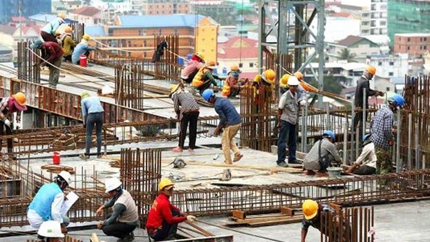 Construction workers pass inhuman life
