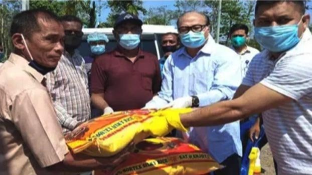 Rice provided for auto-rickshaw drivers again in Rangamagti