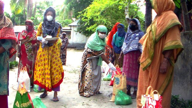 Iftar items distributed