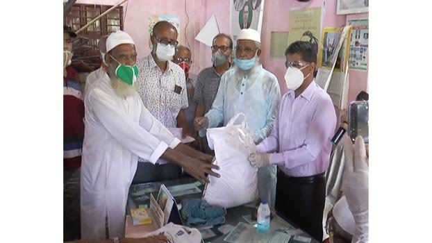 Freedom fighters receive relief in Noakhali