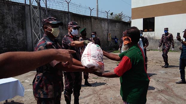 BGB distributes relief in Benapole