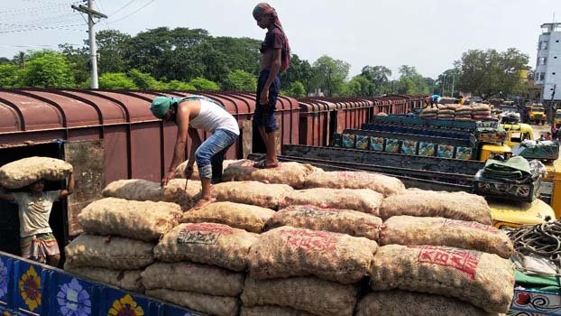 Export, import begin through Darshana