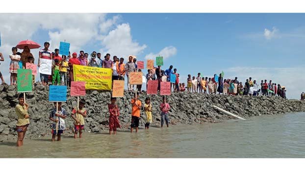 Youths demand climate justice  to Amphan-hit people