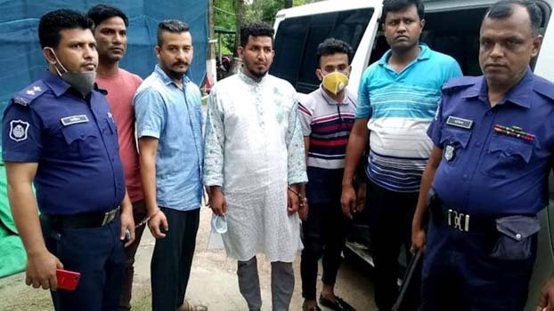 5 extortionists held 