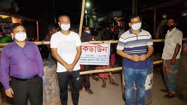 Part of Benapole town goes under lockdown