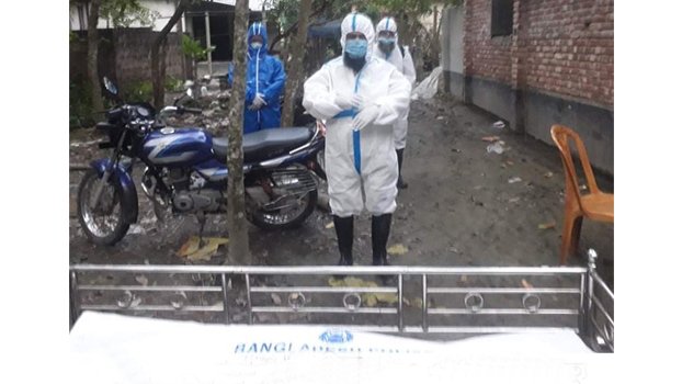 Locals skip Janaza of man who died with corona symptoms