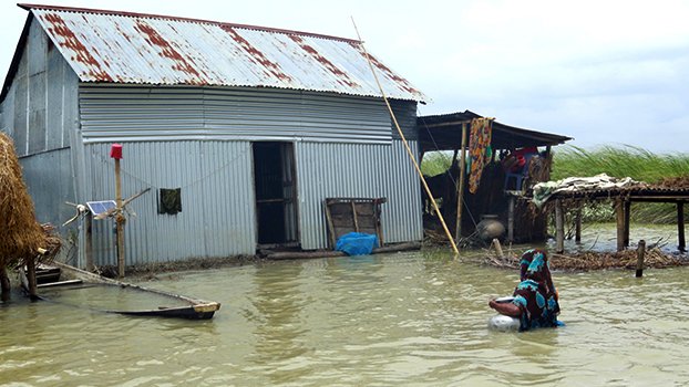 Thousands marooned as flood situations worsen