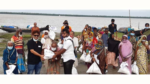 Expats provide food for cyclone Amphan victims in Mongla