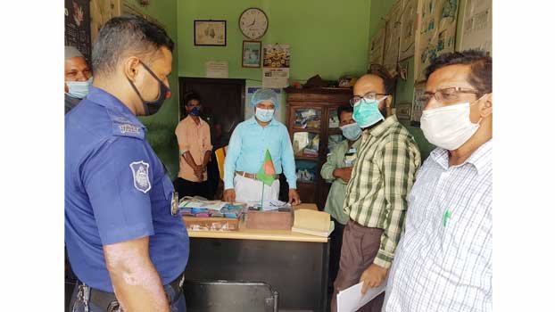 Fake doctor’s chamber sealed off, 3 cosmetics shops fined in Jhenaidah