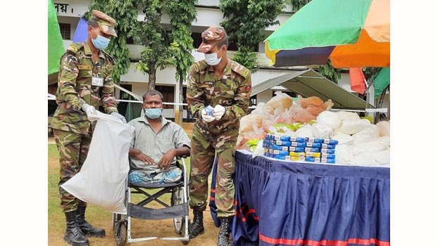 Army sets up bazaar at Chakaria for poor 