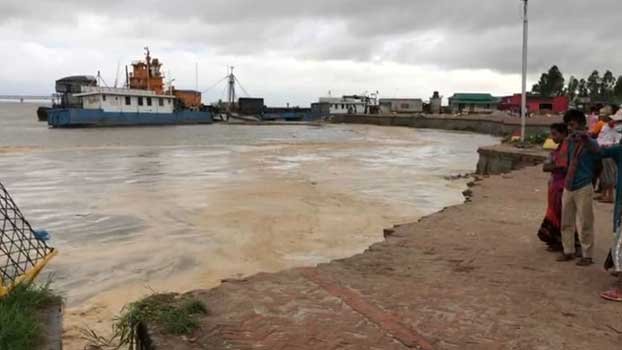 Ferry Ghat 4 of Shimulia washed away in Padma, ferry service stopped
