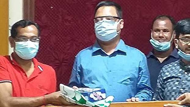 Sports items distributed in Nabinagar