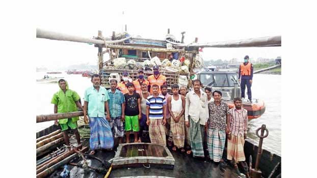 Coast Guard rescues 35  fishermen from Bay 