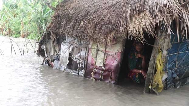 25,000 families displaced by flood in Hatiya 
