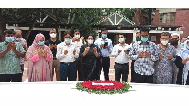 Family Planning DG pays tribute to Bangabandhu