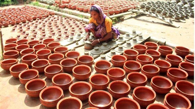 Pabna potter families in dire straits amid Covid-19