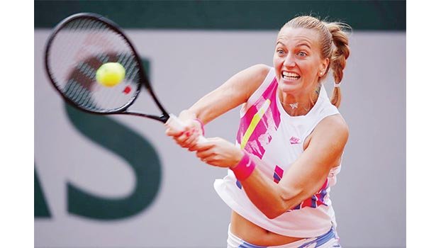 Kvitova powers past Siegemund to make semis