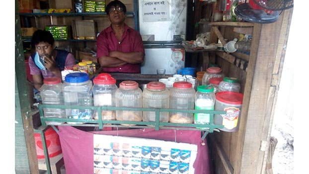 15 tobacco companies sued in e-court