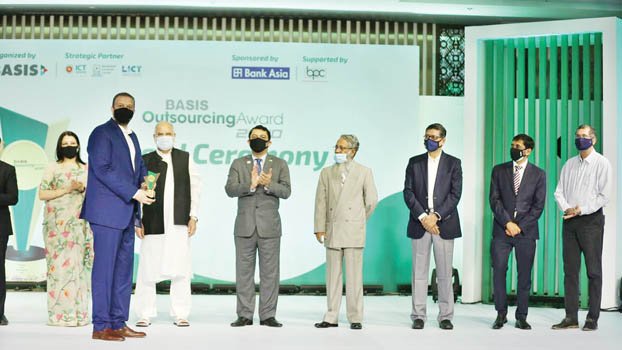 ServicEngine receives BASIS outsourcing award