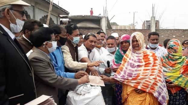 Chapainawabganj MP stands  by road accident victims