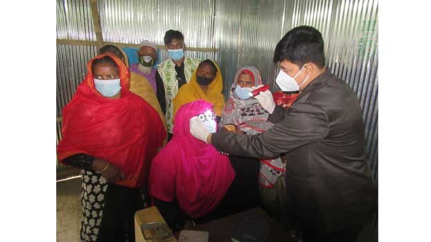 1,000 get free eye treatment in Jhenaidah