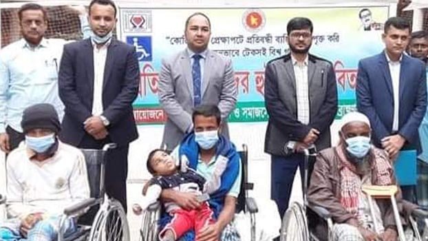 16 disabled persons get wheelchairs