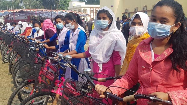 Over 300 schoolgirls get pink  bicycles in Magura