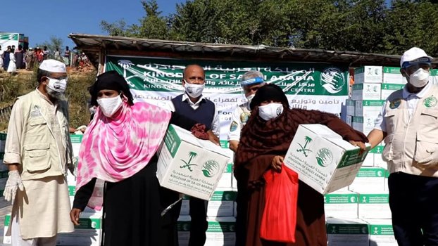Saudi govt distributes food among 30,000 Cox’s Bazar families