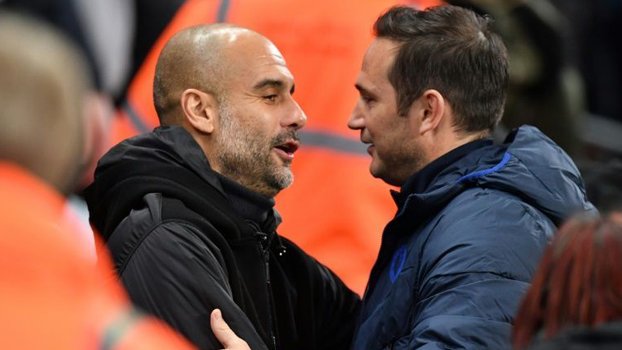 United eye Premier League  summit after Liverpool stumble