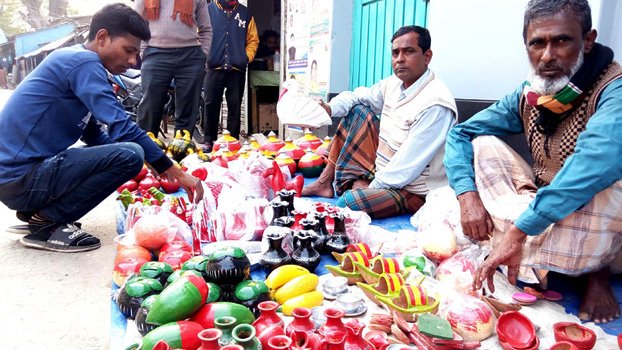 Proper steps needed to keep alive Naogaon pottery industry