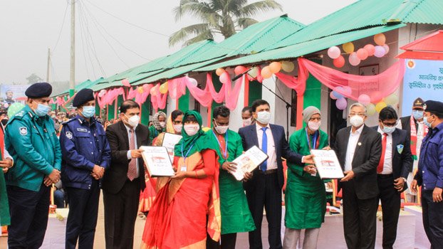 Local admin hands over  houses to homeless in dists 