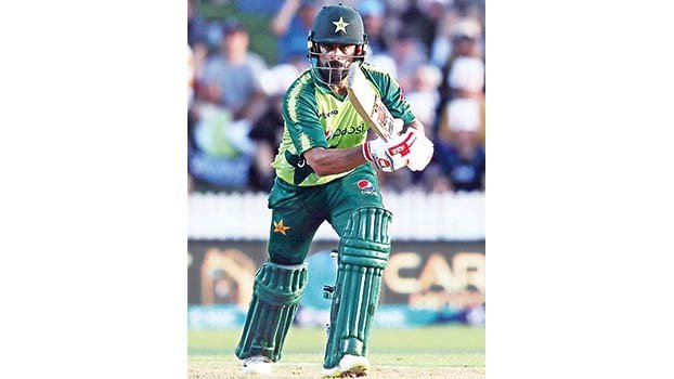 Pakistan drop Hafeez and Fakhar for South Africa T20s