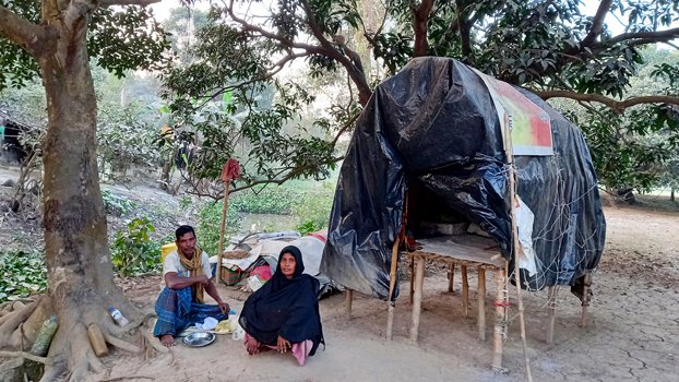 Story of a happy pauper couple