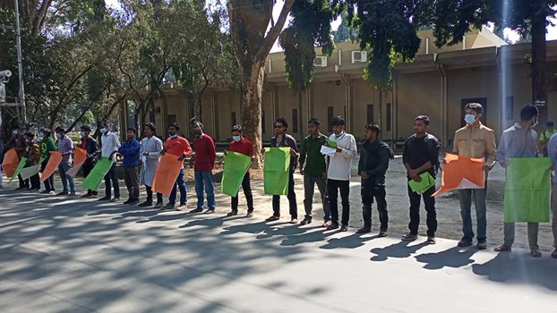 RU students demand hall reopening