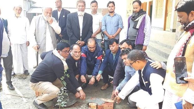 Shahid Minar being built in Naria upazila
