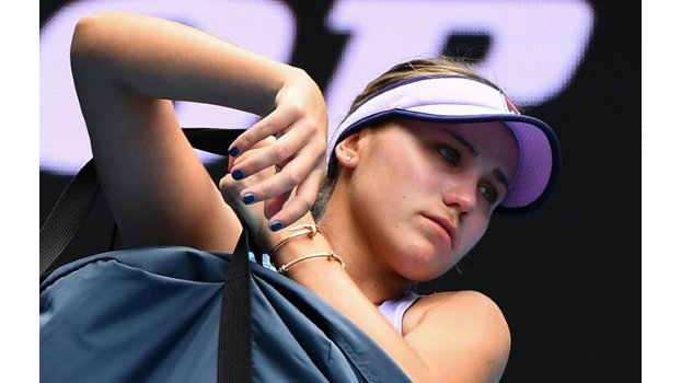 Kenin out, Barty reaches second round