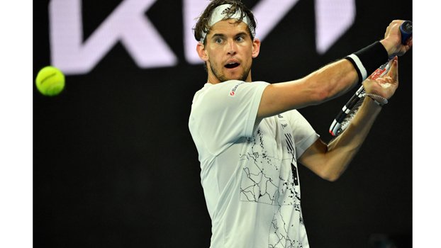 Thiem tames Kyrgios, crowd to reach last 16