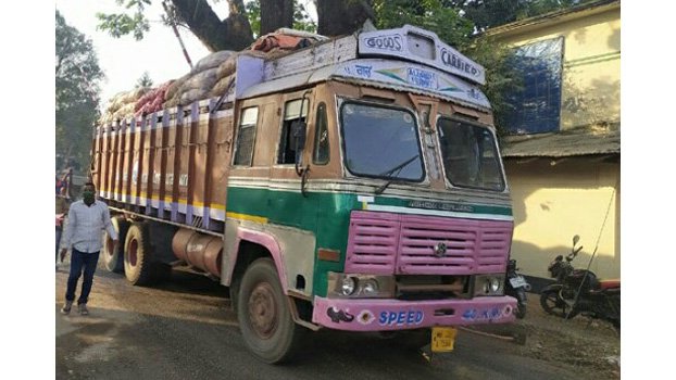 Onion being imported thru Benapole after long time