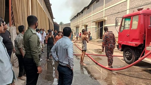 Jute mill catches fire in Faridpur