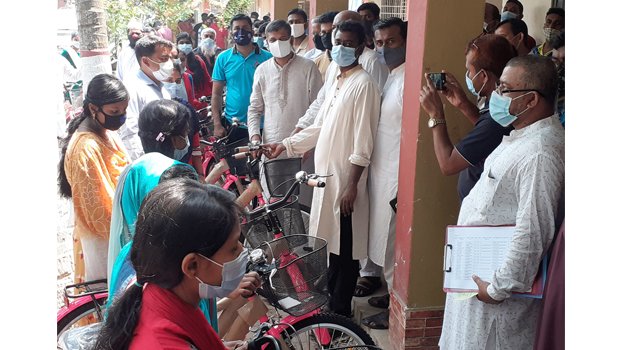 Free houses, bicycles, scholarships distributed among ethnic people