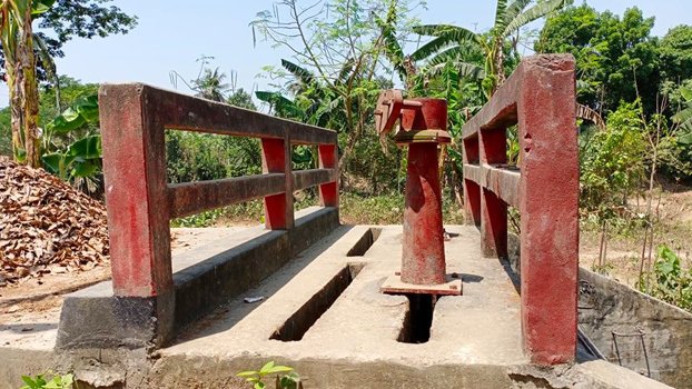Shiriskath irrigation canal cannot control water during heavy rain