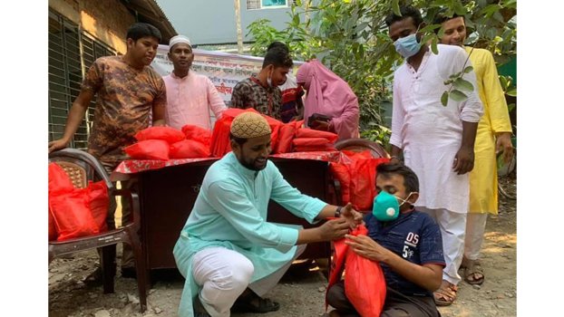 Jubo League distributes Eid  gifts among needy students 