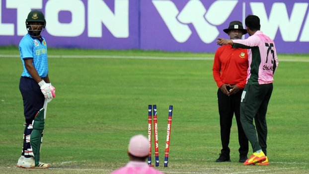 Controversy, rain hit match won by Mohammedan
