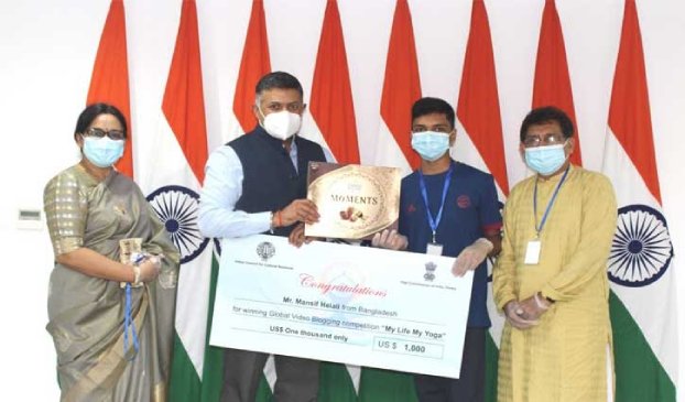Bangladeshi youth wins global video blogging competition
