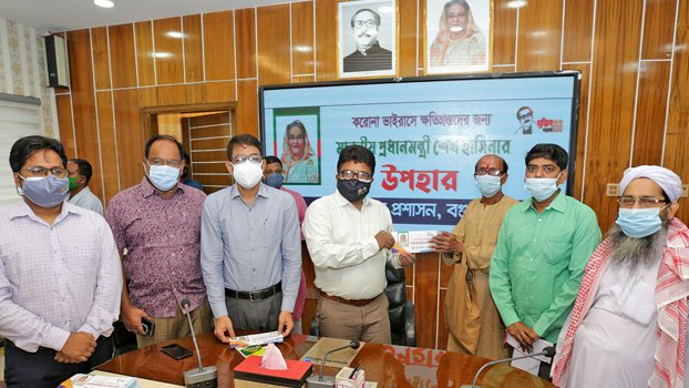 Imams, priests get gifts from PM