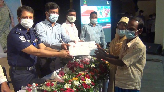 Jhenaidah DC hands over houses to 187 families